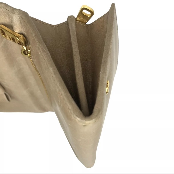 MIU MIU Wallet Long Wallet Matelasse Round Zipper Beige Leather - Picture 10 of 14